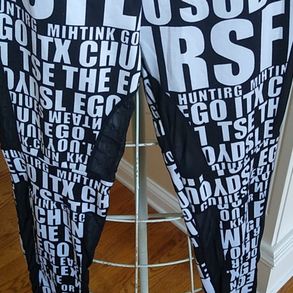 Touch Me Leggings - Picture 3 of 10
